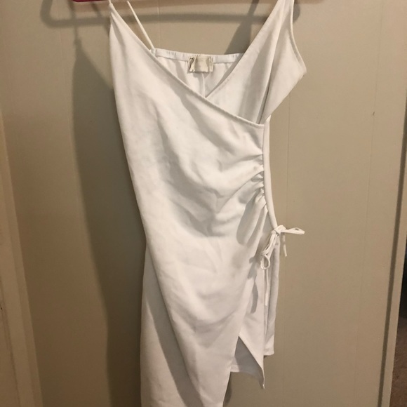 White bodycon wrap dress - Picture 1 of 3